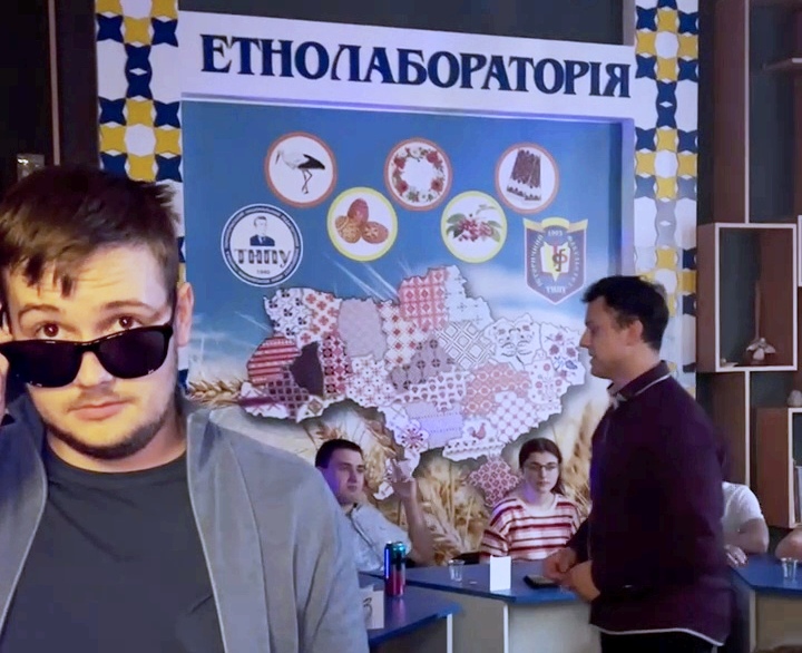 Чир Тарас вжився в роль